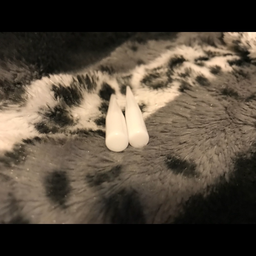 0g White Tapers